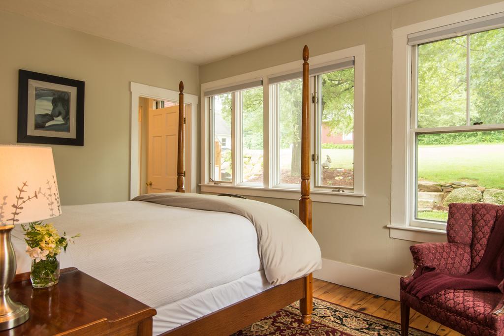 Lake House At Ferry Point Sanbornton 部屋 写真