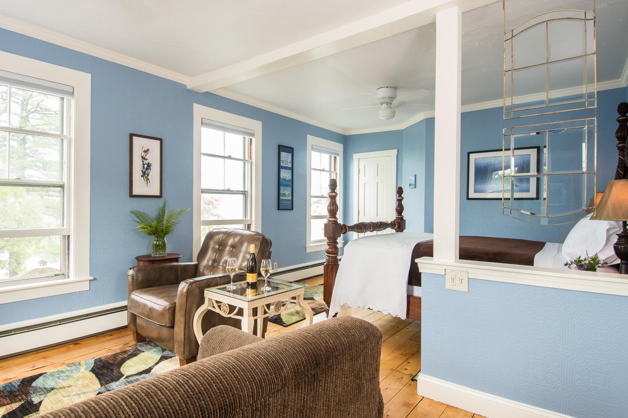 Lake House At Ferry Point Sanbornton 部屋 写真