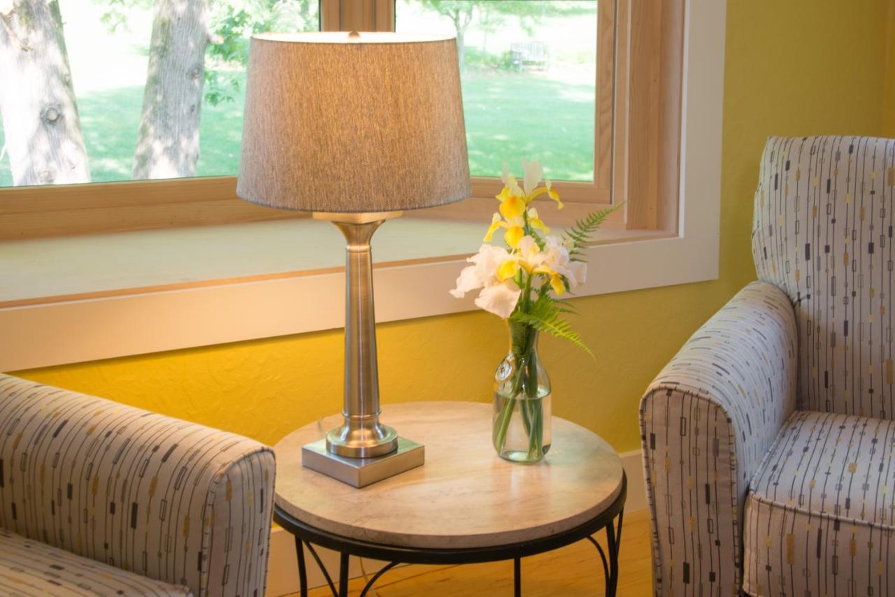 Lake House At Ferry Point Sanbornton 部屋 写真